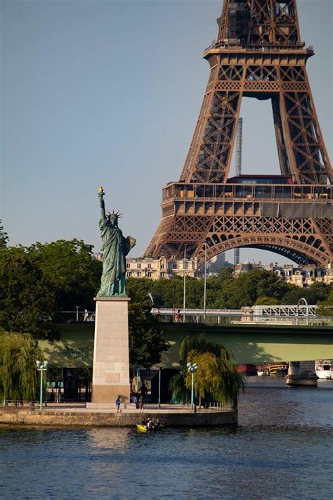 statue of liberty france.